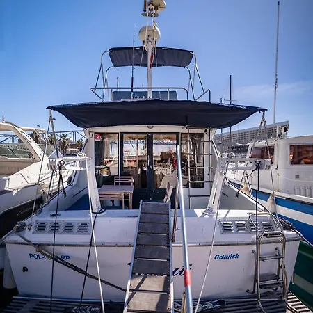 Spacious And Charming Boat In Port Forum Sant Adria de Besos
