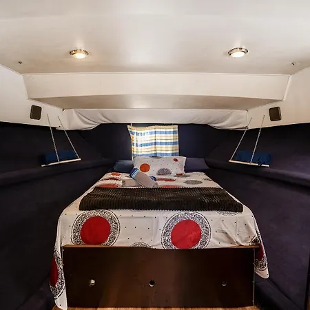 Ботель Spacious And Charming Boat In Port Forum *